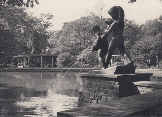 Berlin Friedrichsfelde Tierpark Brunnen im Kindertierpark