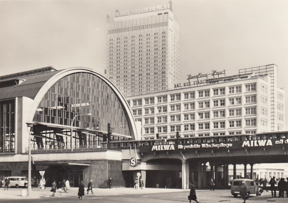 S-Bahn Bahnhof Berlin Mitte Alexanderplatz