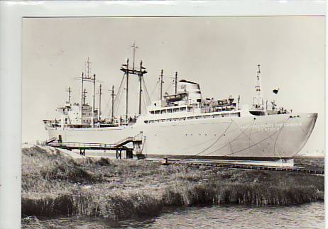 Frachtschiffe-Hochseeschiffe Frieden in Rostock-Schmarl 1971