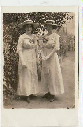 Frauen Mode Hut-SMS Hamburg ca 1910