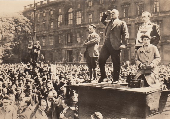 alte Ansichtskarten Bilder Berühmte Persönlichkeiten Politiker Ernst Thälmann Berlin 1930